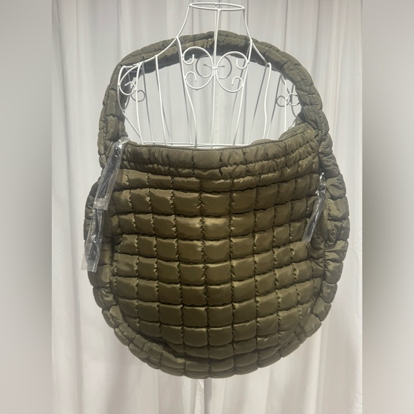 Free People Quilted Carryall Olive VERY RARE + SOLD OUT + RETIRED COLOR - Picture 2 of 5